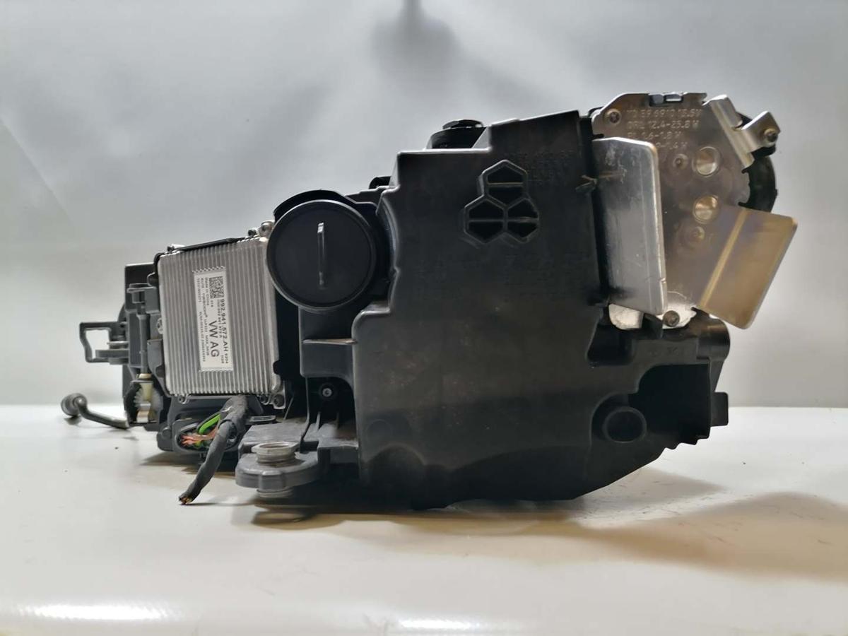 VW Passat B9 original Scheinwerfer rechts LED Bj.2024